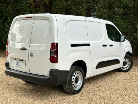 Vauxhall Combo Dynamic 2300 L2 White #2