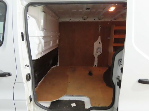 Nissan Primastar Tekna 30 L2 White #3