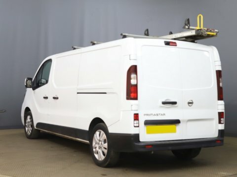 Nissan Primastar Tekna 30 L2 White #2
