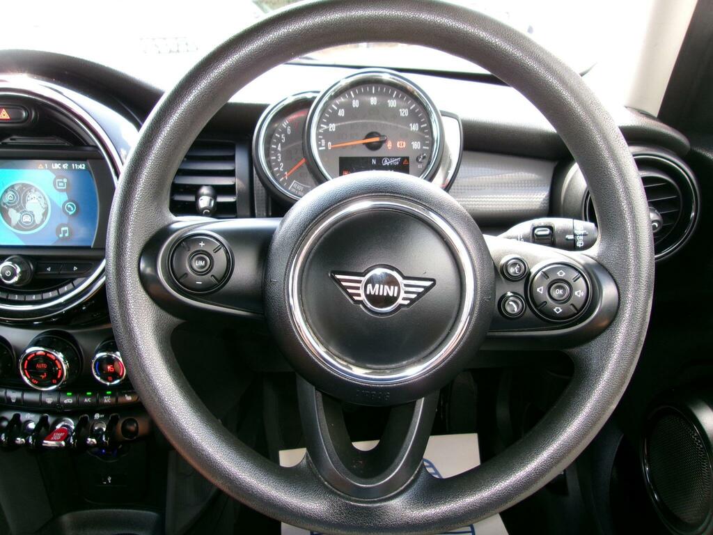 Mini Hatch 1.5 Cooper Classic II - Fsh - Air Con - Alloys White #35