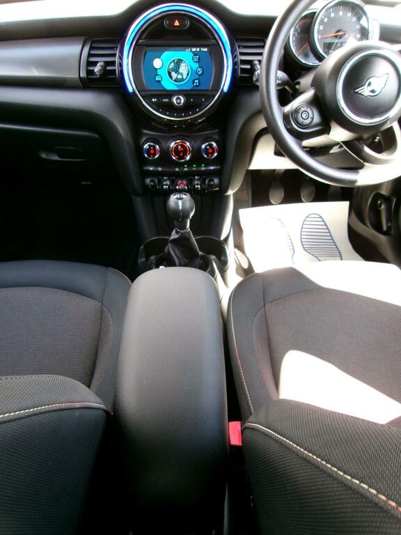 Mini Hatch 1.5 Cooper Classic II - Fsh - Air Con - Alloys White #11