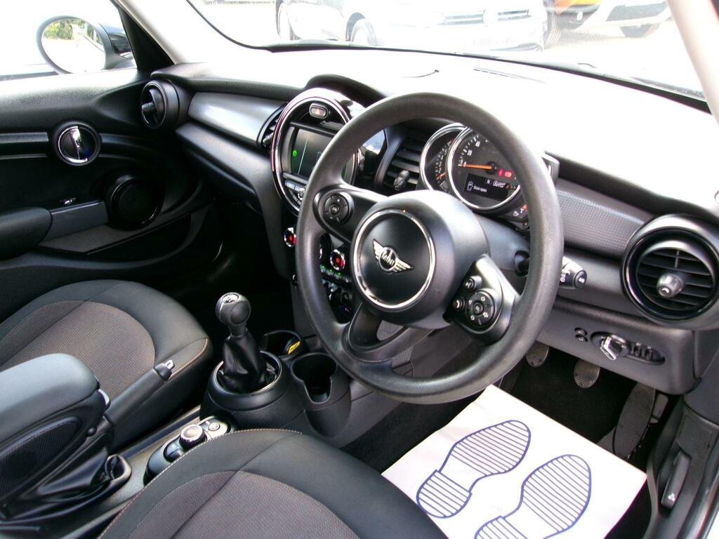 Mini Hatch 1.5 Cooper Classic II - Fsh - Air Con - Alloys White #8
