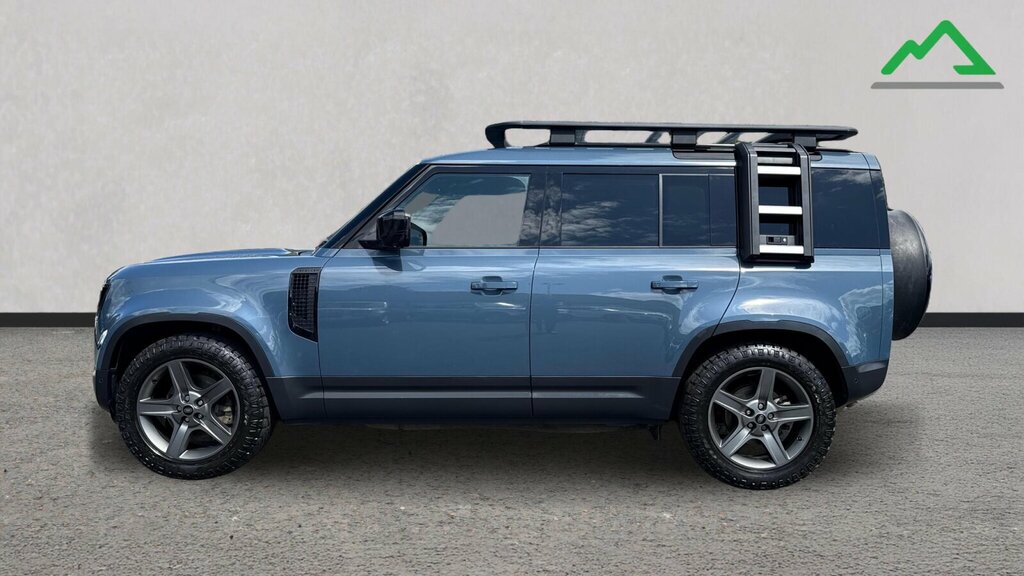 Land Rover Defender 2023 3.0 X-dynamic Se Mhev 246 Bhp Black #9