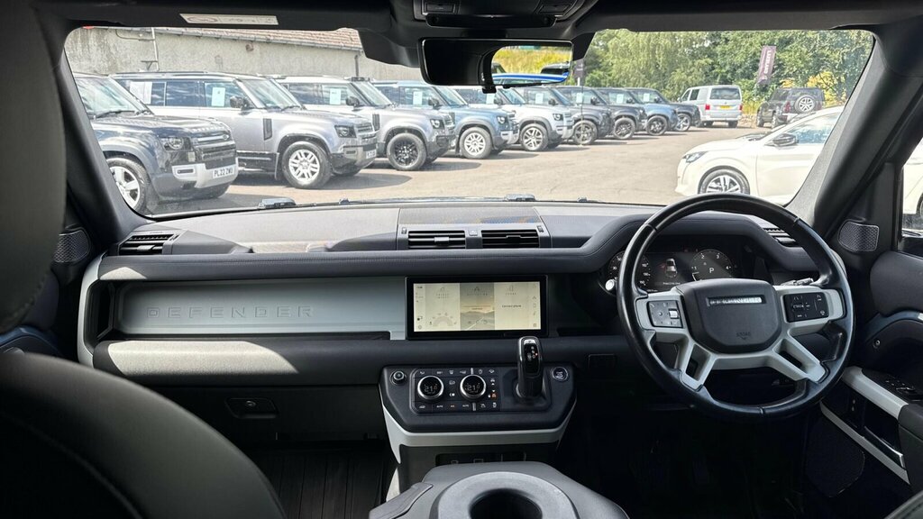 Land Rover Defender 2023 3.0 X-dynamic Se Mhev 246 Bhp Black #17