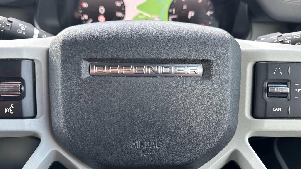 Land Rover Defender 2023 3.0 X-dynamic Se Mhev 246 Bhp Black #35