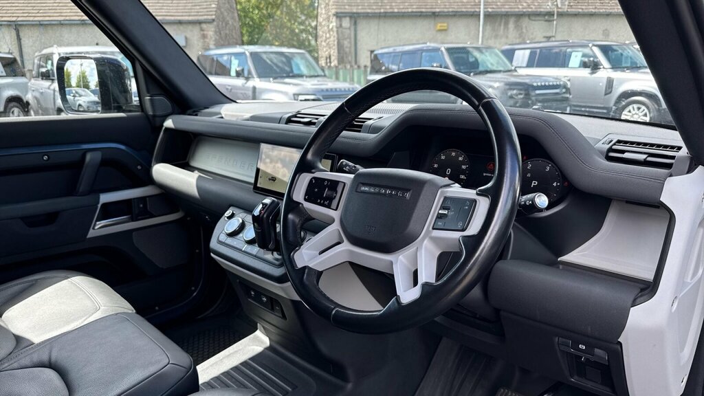 Land Rover Defender 2023 3.0 X-dynamic Se Mhev 246 Bhp Black #16