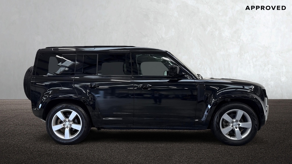 Land Rover Defender D250 Hse Black #5