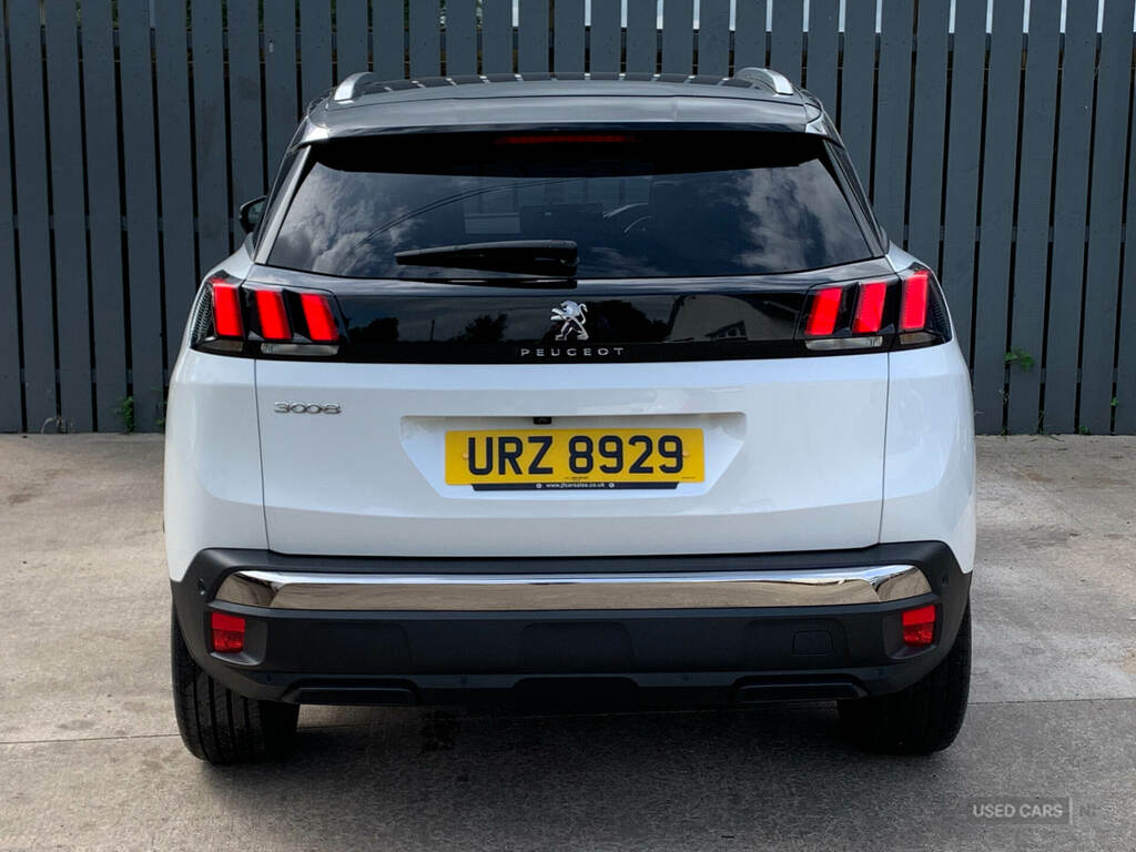 Peugeot 3008 1.5 Bluehdi Allure Premium Eat8 White #4