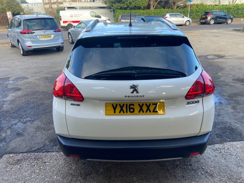 Peugeot 2008 1.2 Puretech Allure Suv Euro 6 White #4