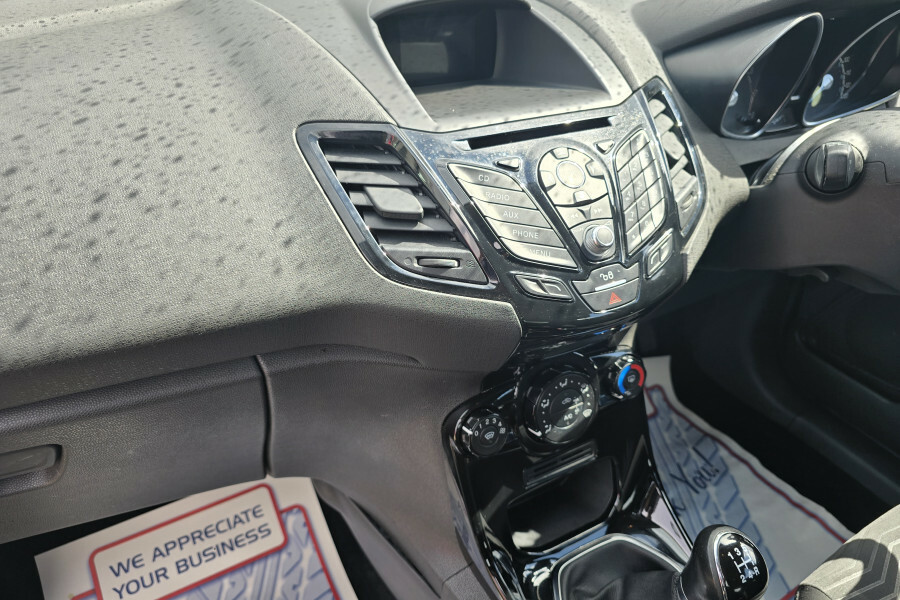 Ford Fiesta Hatchback EK15RWW Silver #4