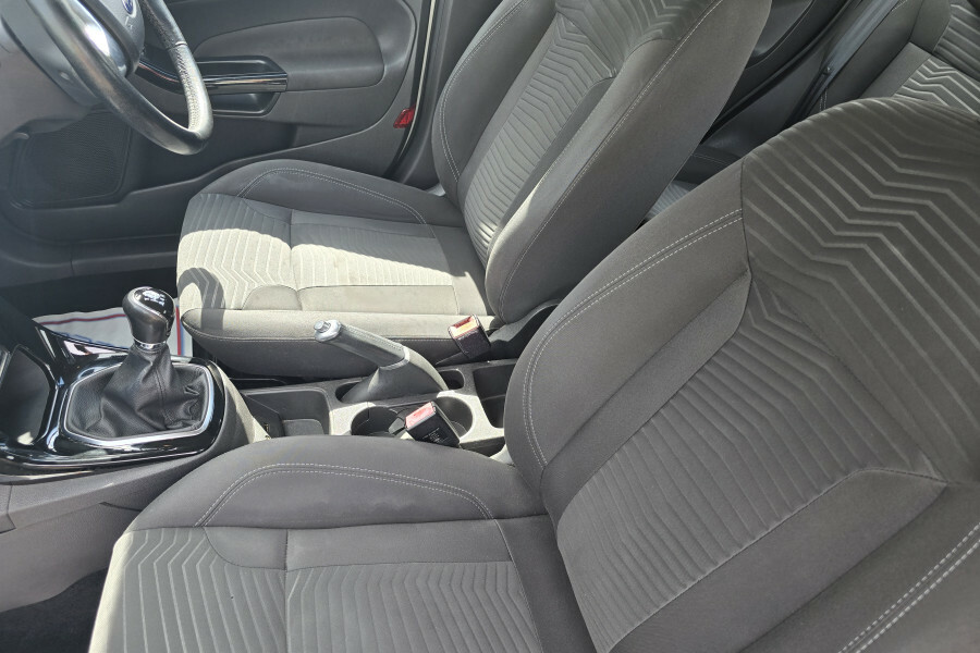 Ford Fiesta Hatchback EK15RWW Silver #3