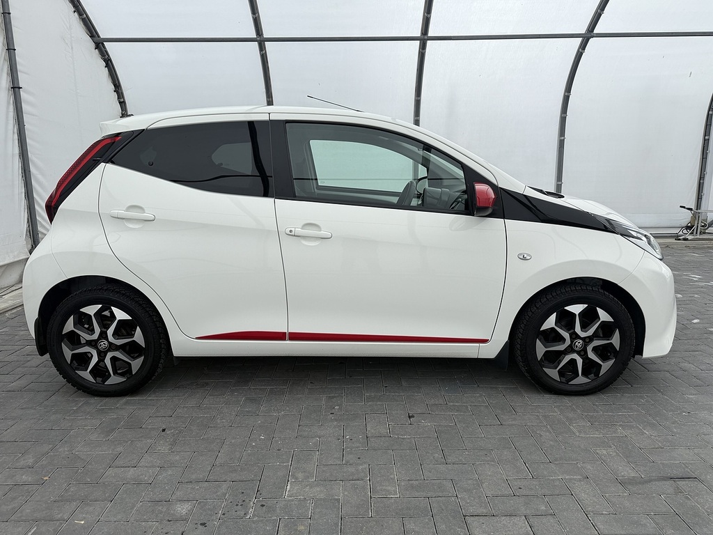 Toyota Aygo Vvt-i X-trend SW19TTY White #2