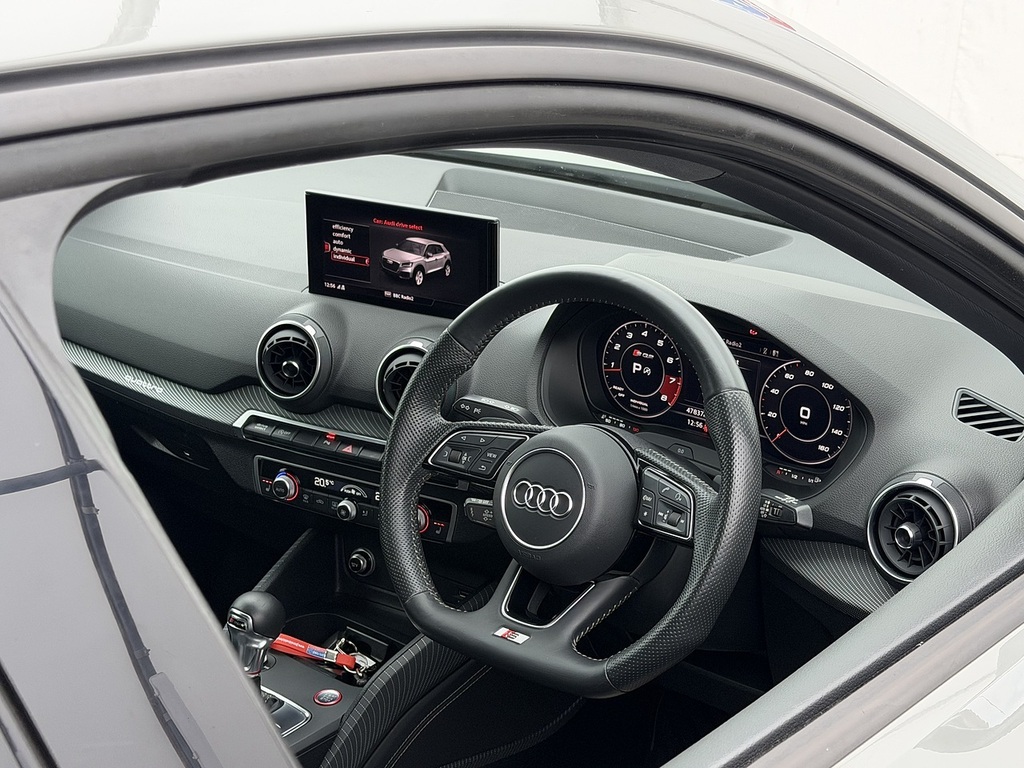 Audi SQ2 2.0 Tfsi Black Edition Suv S Tronic Qua Black #17