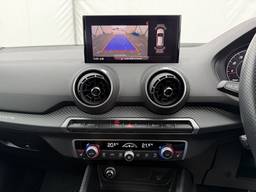 Audi SQ2 2.0 Tfsi Black Edition Suv S Tronic Qua Black #25