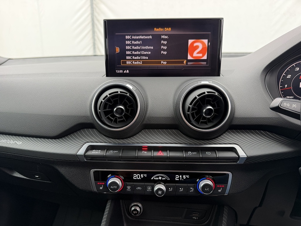 Audi SQ2 2.0 Tfsi Black Edition Suv S Tronic Qua Black #26