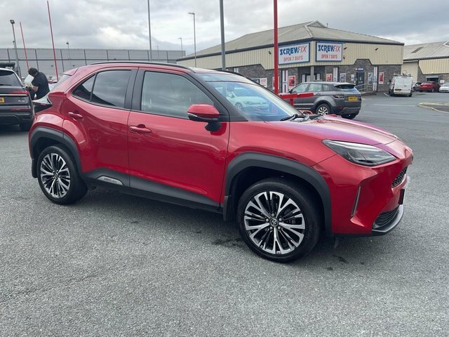Toyota Yaris Cross 1.5 Vvt-h Excel Suv Hybrid E-cvt Euro 6 Red
