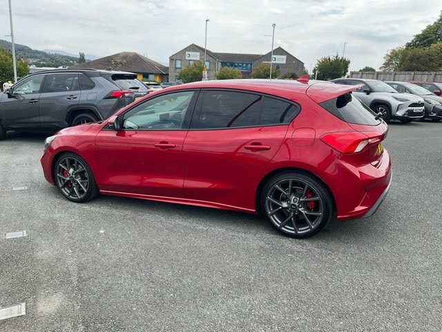 Ford Focus 2.0 Ecoblue St Hatchback Euro 6 Red #6