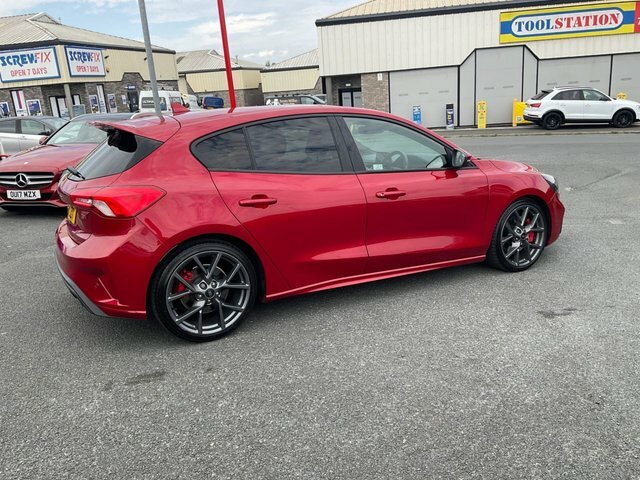Ford Focus 2.0 Ecoblue St Hatchback Euro 6 Red #2
