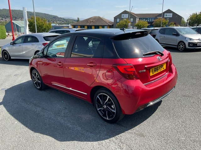 Toyota Yaris 1.5 Vvt-h Design E-cvt Euro 6 Red #11