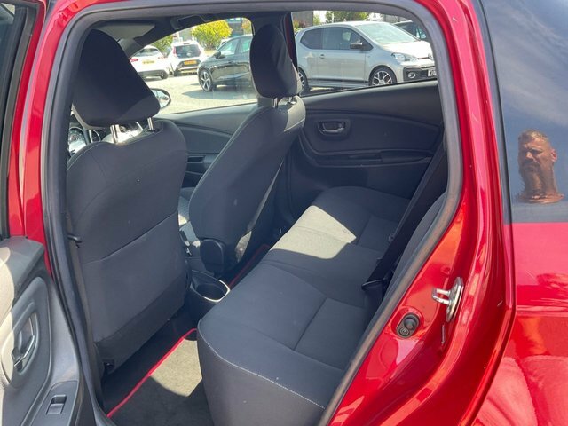 Toyota Yaris 1.5 Vvt-h Design E-cvt Euro 6 Red #24