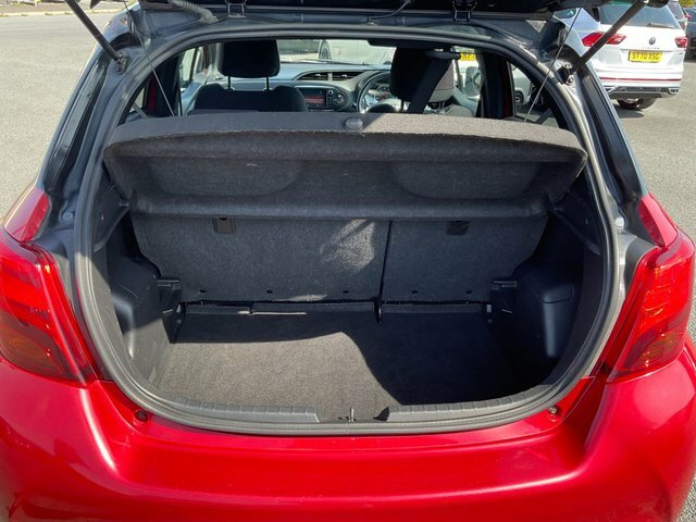 Toyota Yaris 1.5 Vvt-h Design E-cvt Euro 6 Red #18