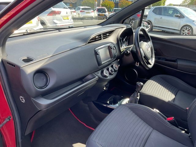 Toyota Yaris 1.33 Dual Vvt-i Design Hatchback Red #6