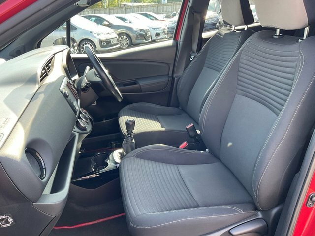 Toyota Yaris 1.5 Vvt-h Design E-cvt Euro 6 Red #20