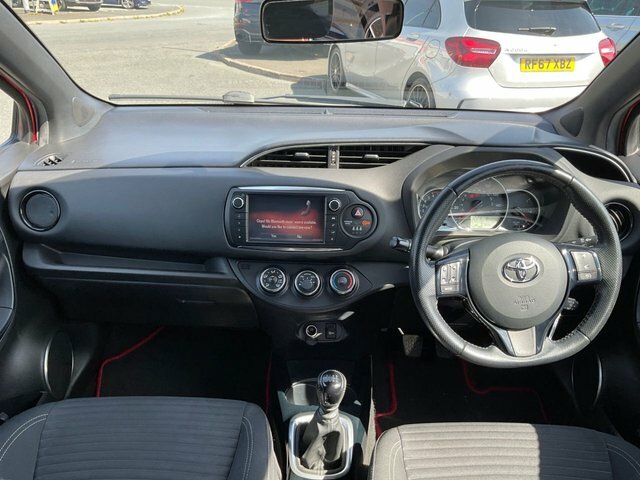 Toyota Yaris 1.33 Dual Vvt-i Design Hatchback Red #4