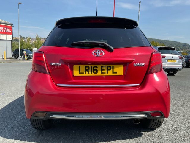 Toyota Yaris 1.5 Vvt-h Design E-cvt Euro 6 Red #12