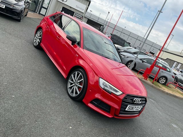 Audi A3 2.0 Tdi Black Edition Sportback S Troni Red #2