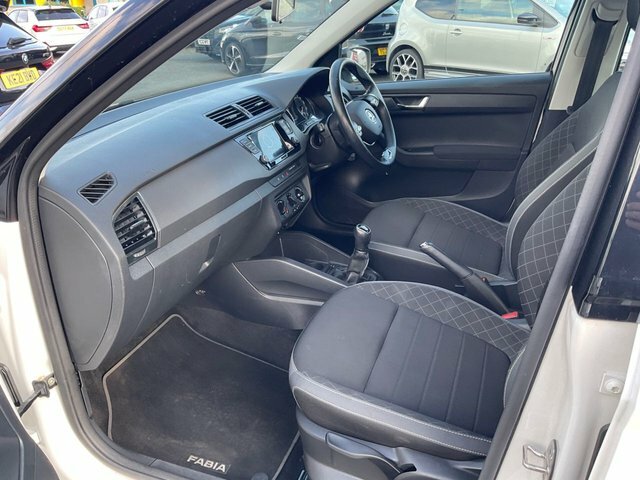 Skoda Fabia Skoda Fabia Estate Monte Carlo 1.0 Tsi 95 Ps Dsg Black #17