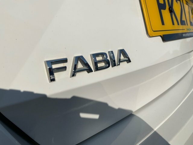 Skoda Fabia Skoda Fabia Estate Monte Carlo 1.0 Tsi 95 Ps Dsg Black #12