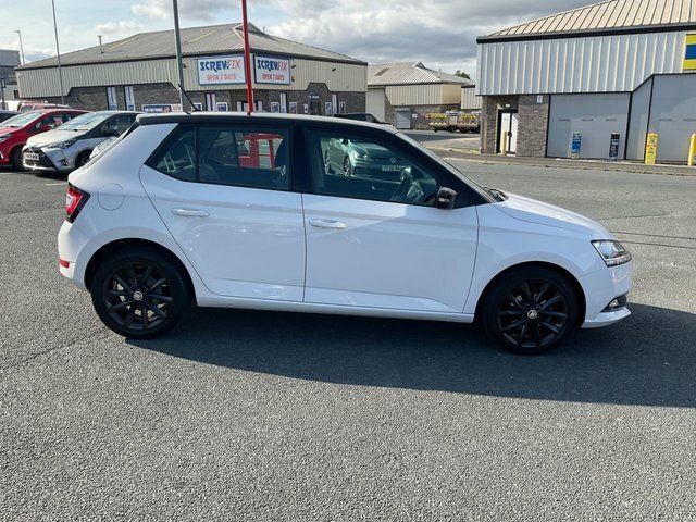 Skoda Fabia 1.0 Tsi Colour Edition Hatchback White #2