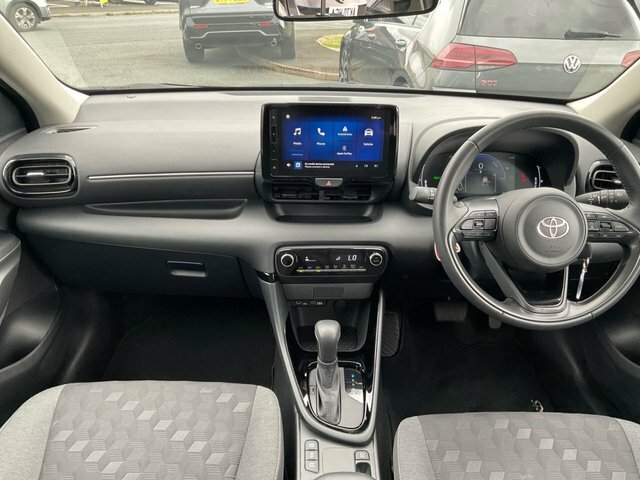 Toyota Yaris 1.5 Vvt-h Design Hatchback Hybrid E-cvt Grey #5