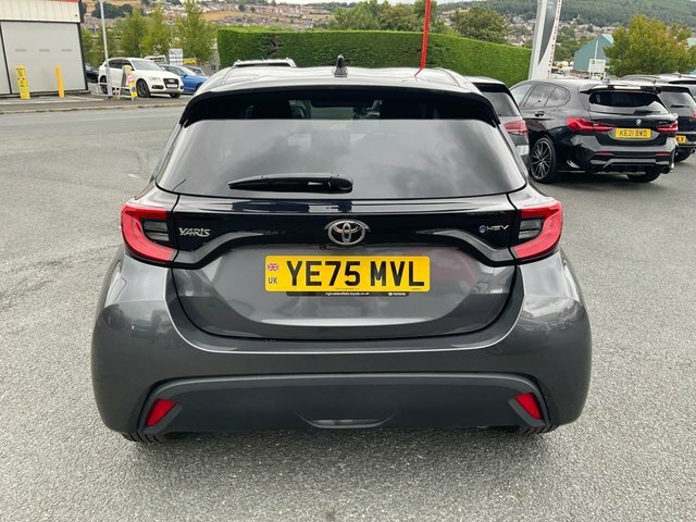 Toyota Yaris 1.5 Vvt-h Design Hatchback Hybrid E-cvt Grey #4