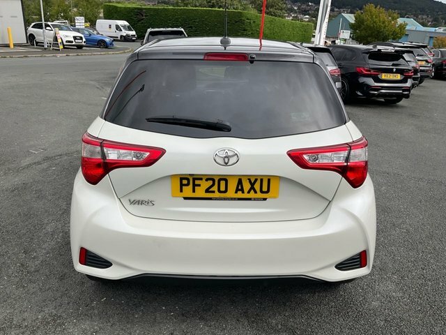 Toyota Yaris 1.5 Vvt-i Y20 Bi-tone Hatchback White #4