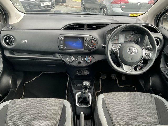 Toyota Yaris 1.5 Vvt-i Y20 Bi-tone Hatchback White #5