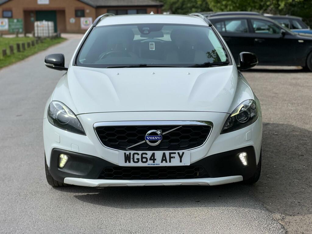 Volvo V40 Cross Country Luxury D2 White #2