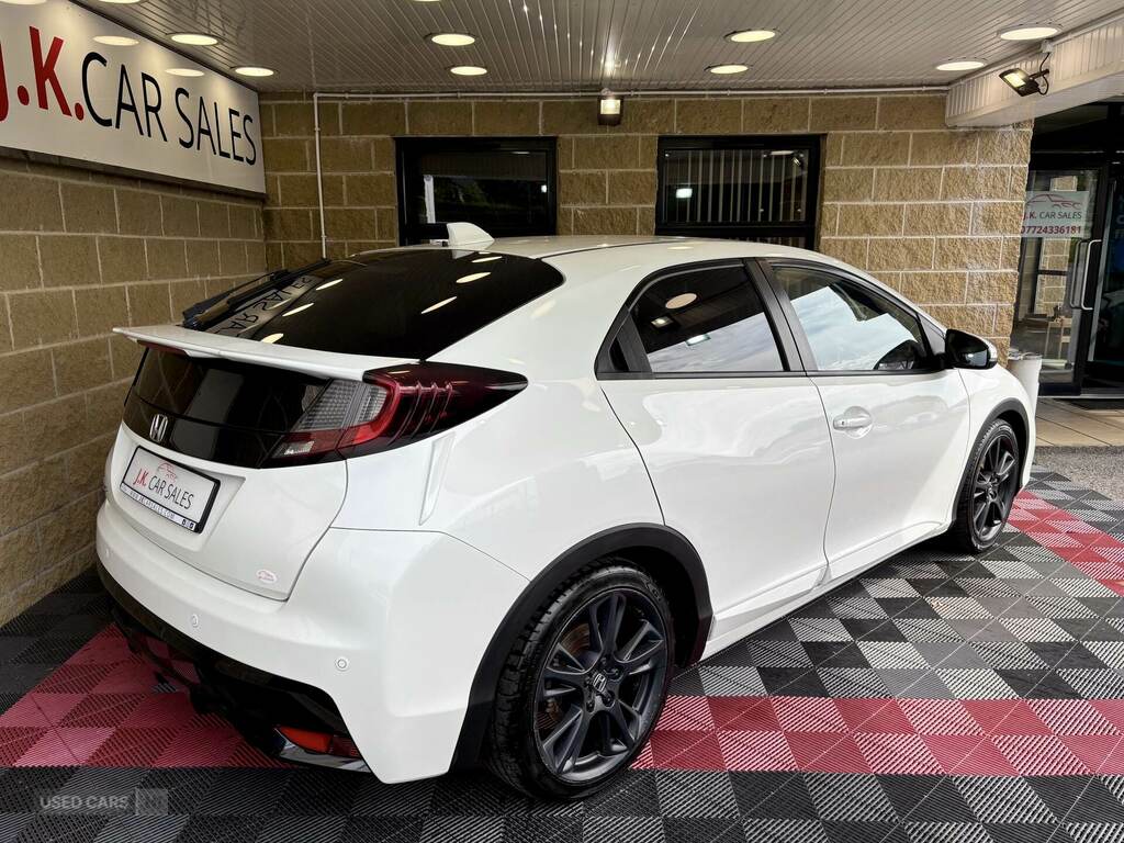 Honda Civic 1.8 I-vtec Sport White #2