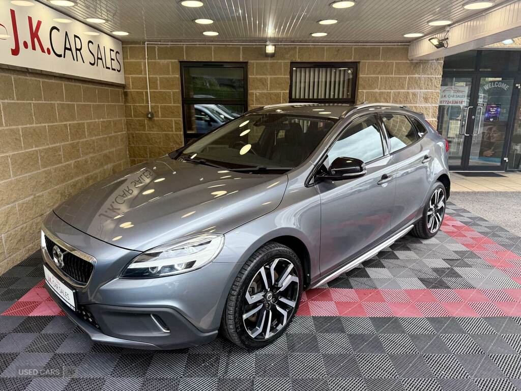 Volvo V40 Cross Country D3 4 Cyl 150 Cross Country Pro Grey #4