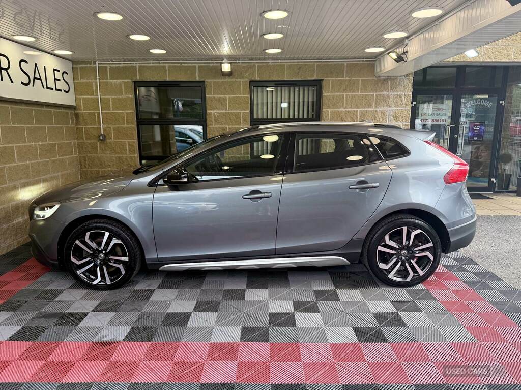 Volvo V40 Cross Country D3 4 Cyl 150 Cross Country Pro Grey #6