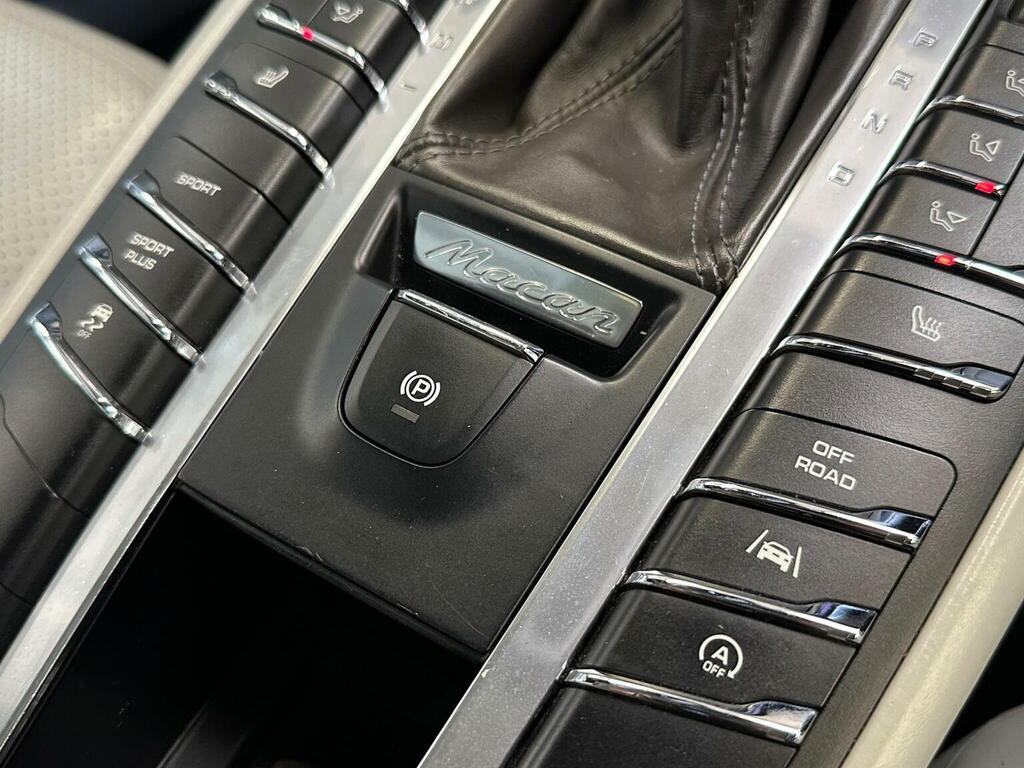 Porsche Macan Porsche Estate S Pdk Silver #67