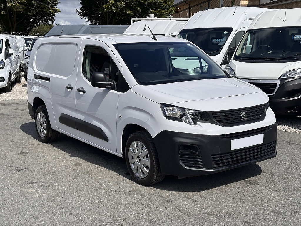 Peugeot Partner Bluehdi 950 Professional Premium L2 Euro 6 2023 KE72HJJ White #3