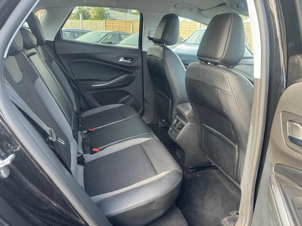 Vauxhall Grandland X 1.2 Turbo Elite Nav White #17