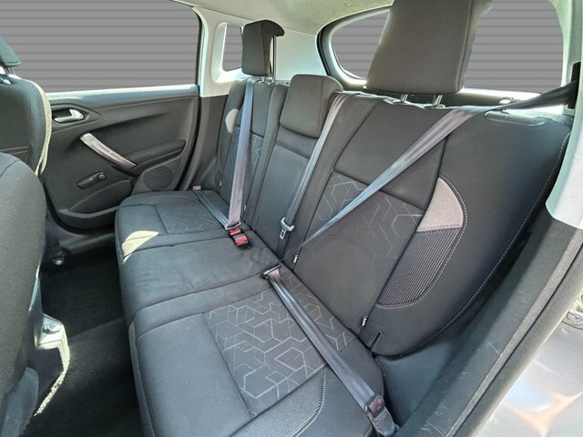 Peugeot 2008 1.4 Hdi Active Suv Euro 5 70 Ps Black #16