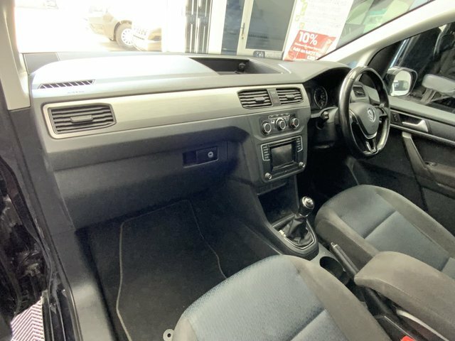 Volkswagen Caddy Maxi Life 2.0 Tdi Bluemotion Tech Black #2