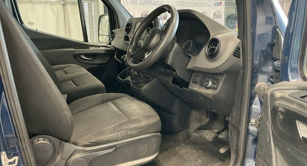 Mercedes-Benz Sprinter Mpv Blue #4