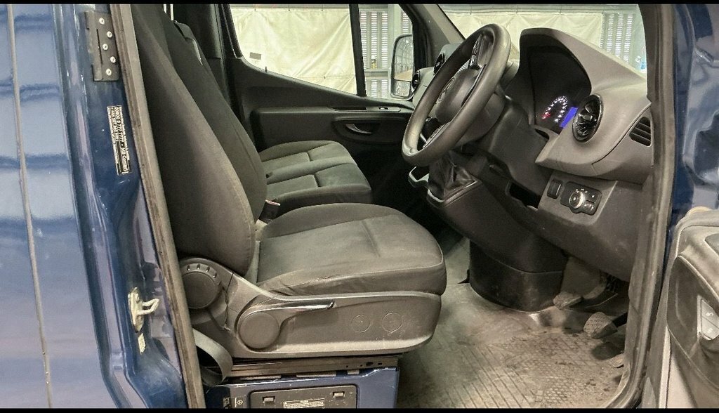 Mercedes-Benz Sprinter Mpv Blue #5