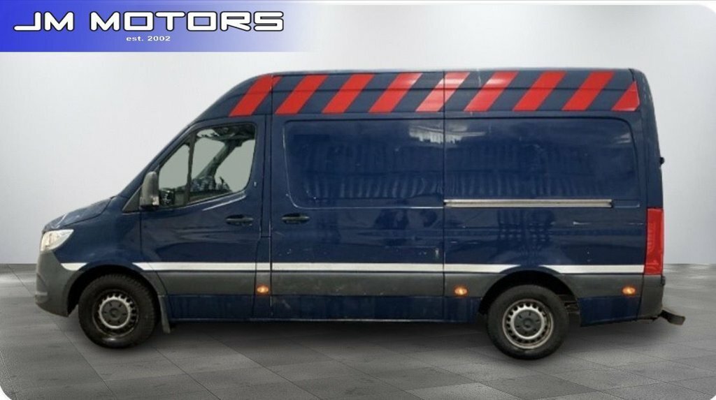 Mercedes-Benz Sprinter Mpv Blue