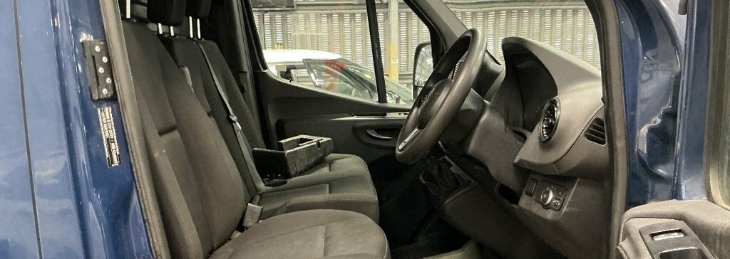 Mercedes-Benz Sprinter Mpv Blue #4